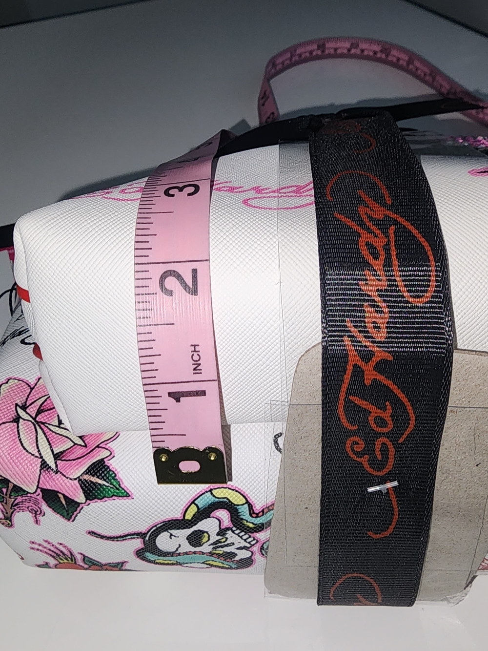 Ed Hardy White & Pink Rose Cosmetic Pouch Set - Picture 5 of 12